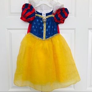 Disney Disneyland Snow White deluxe dress 4 4t